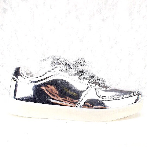 LAST ONE 8.5❗️4 MODES METALLIC SILVER SNEAKERS 👟 - Picture 7 of 8